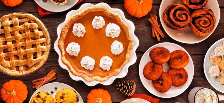 Autumn,Desserts,Table,Scene,With,An,Assortment,Of,Traditional,Fall